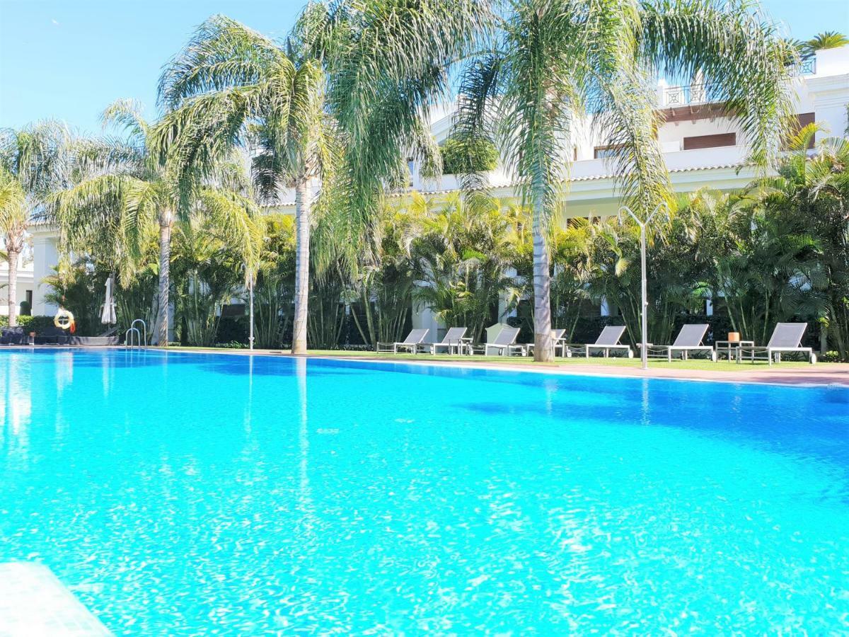 Luxury Apartment Frontal To The Sea In Estepona Doncella Beach Exterior photo