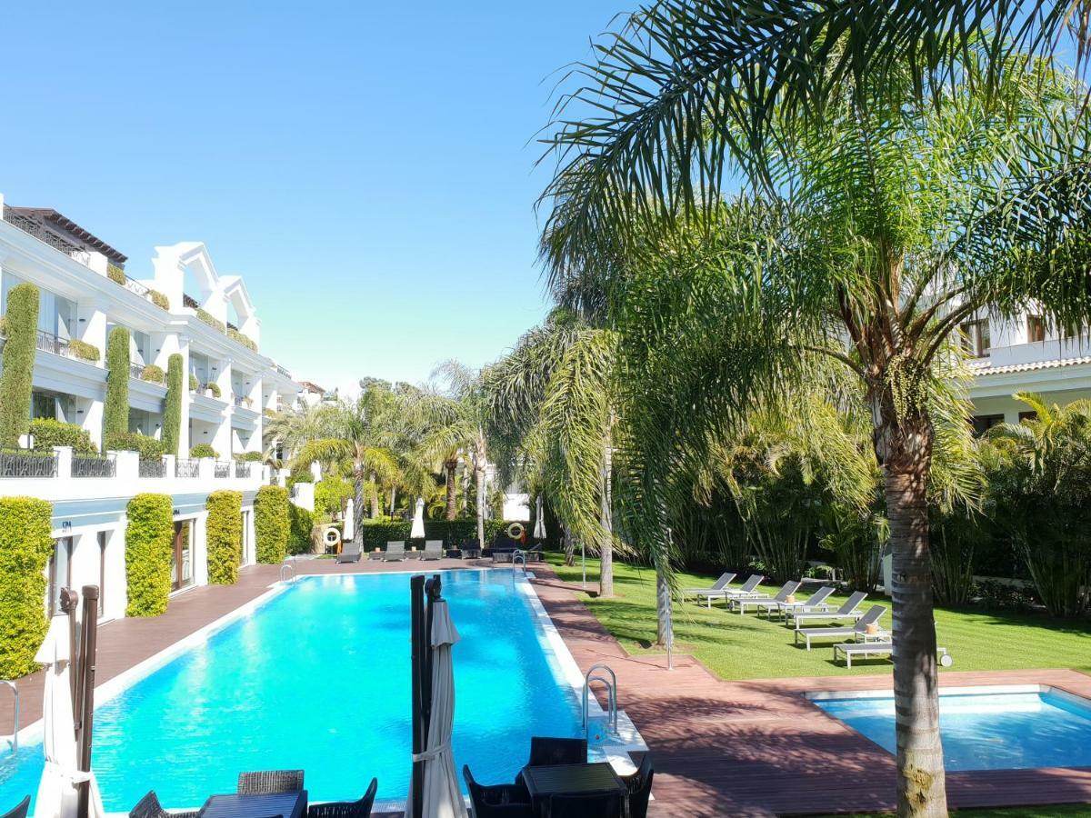 Luxury Apartment Frontal To The Sea In Estepona Doncella Beach Exterior photo